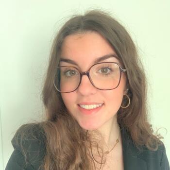 Babysitter in Saint-Laurent-des-Autels: Amandine