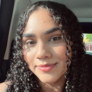 Babysitter in Santa Rita: Adrielly