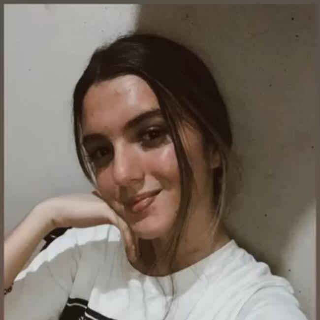 Babysitter in Alajuela: Hellen