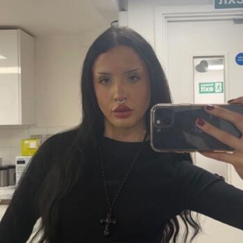 Babysitter Leighton Buzzard: Carla