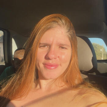 Babysitter in Cidade Ocidental: Rebeca