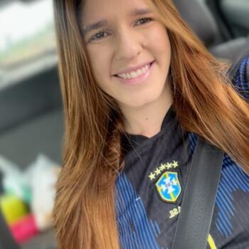 Babysitter in Cidade Ocidental: Rebeca