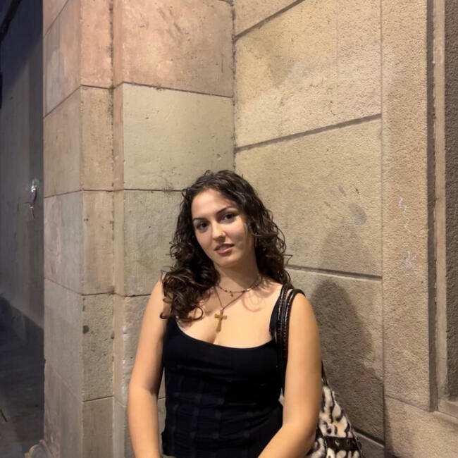 Babysitter in Badalona: Eva