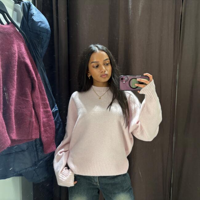 Babysitter in Ashford: Aaradhana