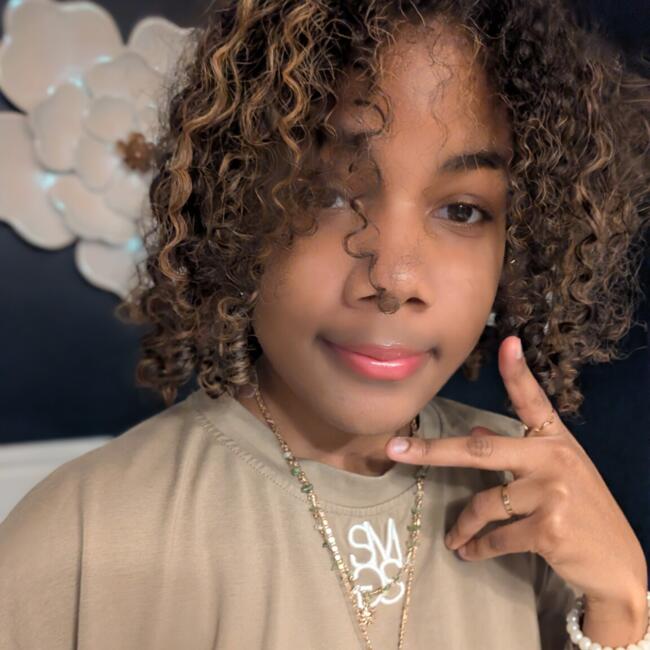 Babysitter in Virginia Beach: Adelis