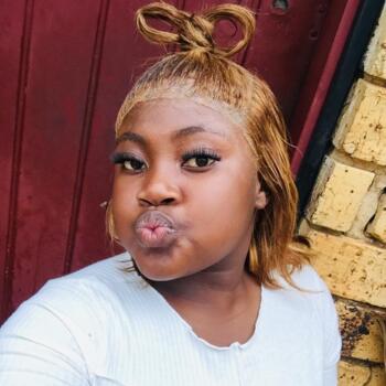 Babysitter Soweto: Angel
