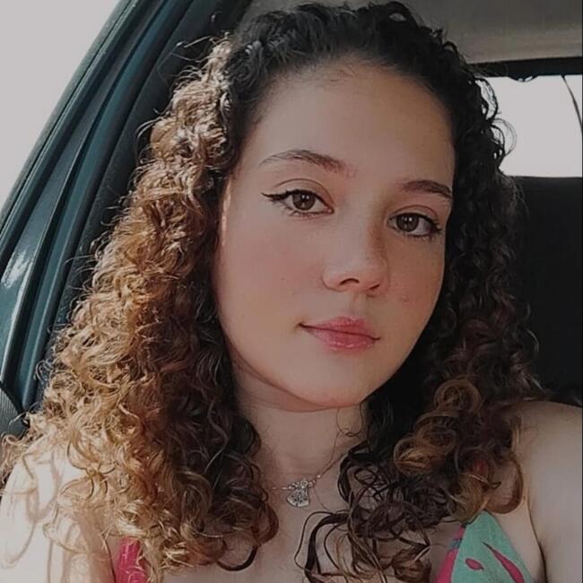 Babá em Londrina: Tauany