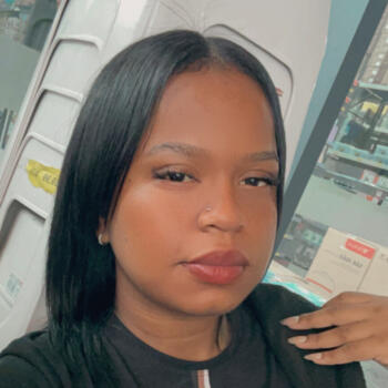 Babysitter in Pradópolis: Karolayne Cristine