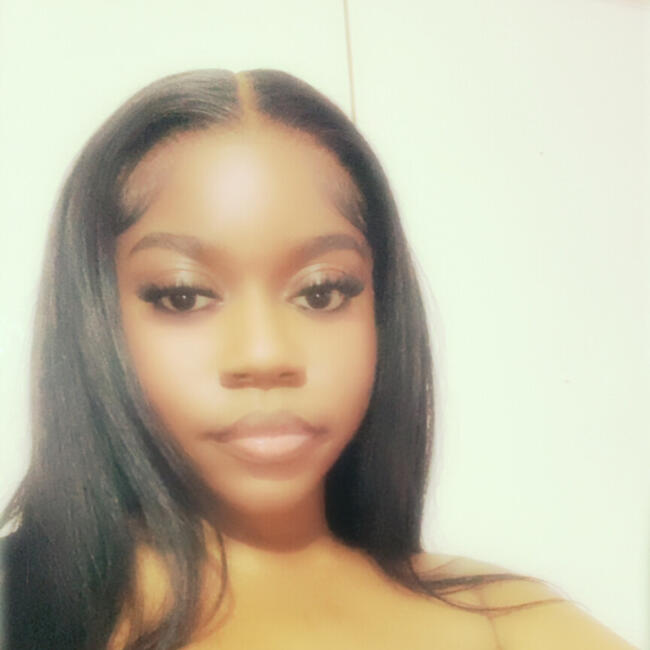 Babysitter in Dudley: Zoenell