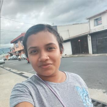 Babysitter in Desamparados (Provincia de San José): Michelle