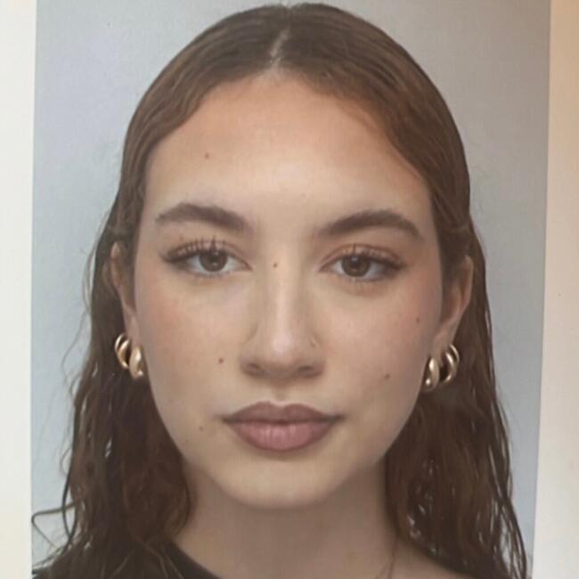 Babysitter in Saint-Mandé: Nawel