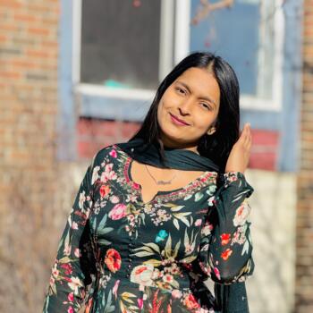 Baby-sitter in Calgary: Deepika
