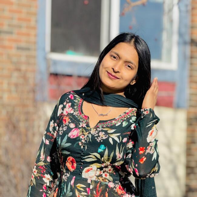 Baby-sitter in Calgary: Deepika