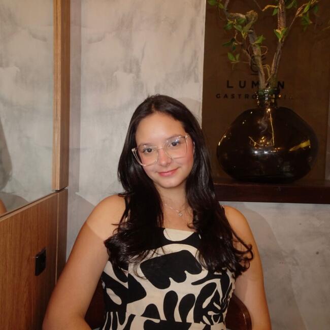 Babysitter in Curitiba: Lavinia
