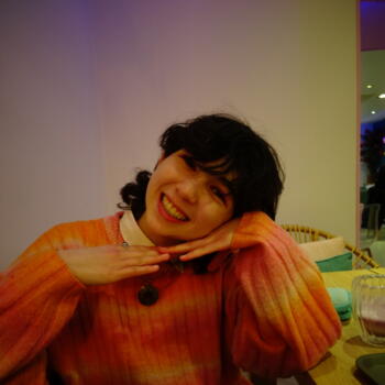 Babysitter in Les Montils: Maya-Linh