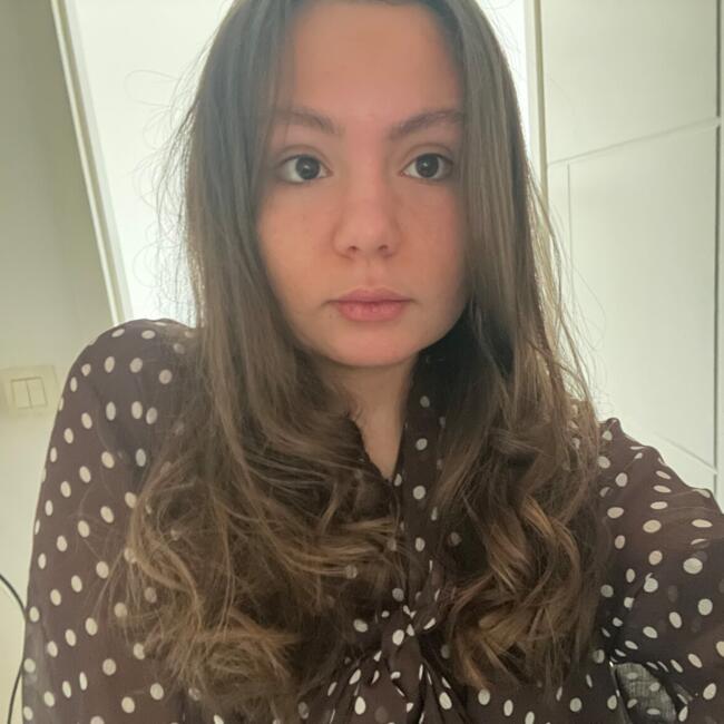 Babysitter in Toulouse: Nora