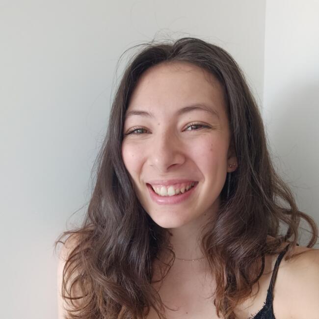 Babysitter in Montreal: Claire