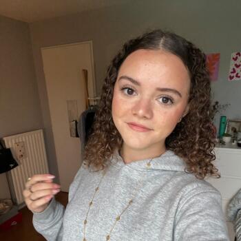 Babysitter Cailloux-sur-Fontaines: Elsa