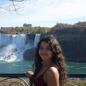 Babysitter in Kingston: Ana Beatriz
