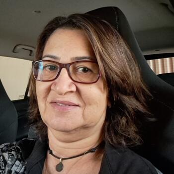 Babysitter São José dos Campos: Maria José