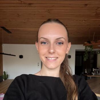 Babysitter in Châtel-Guyon: Emma