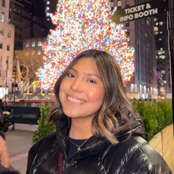 Babysitter Staten Island: Paulina