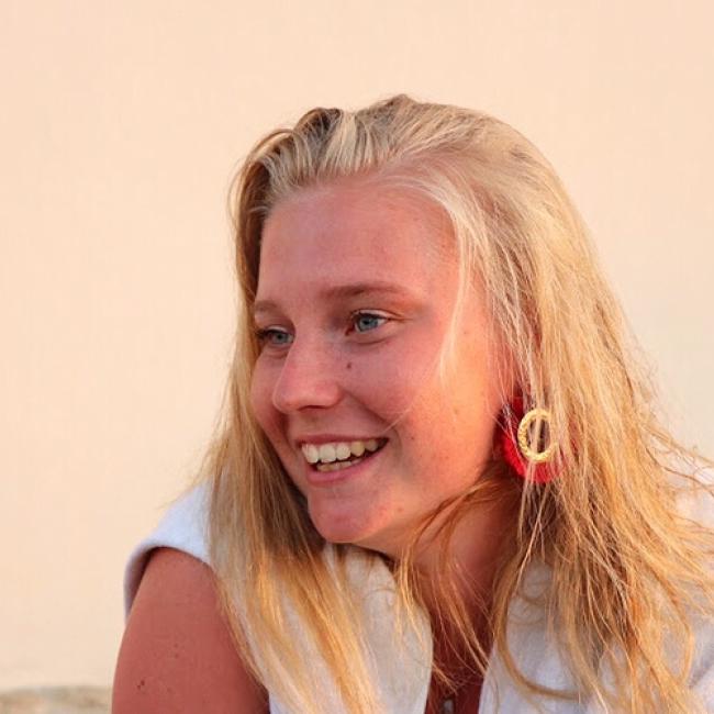 Mons 베이비시터: Marie