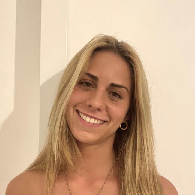 Babysitter in Almada: Maria