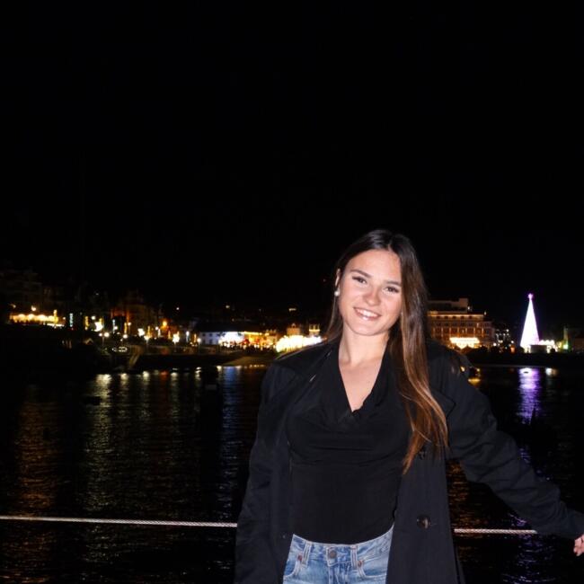 Babysitter in Sintra: Lucia