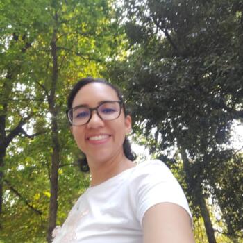 Nanny in Noreña: Dione