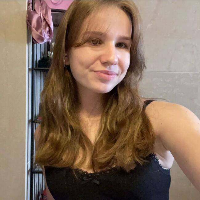 Babysitter in Clermont-Ferrand: Charlotte