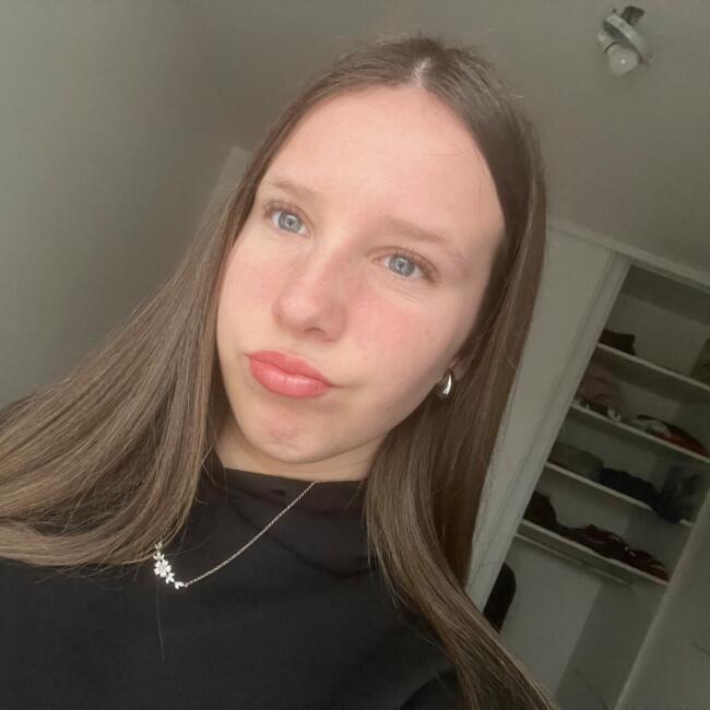 Babysitter in Saint-Sébastien-sur-Loire: Aurore