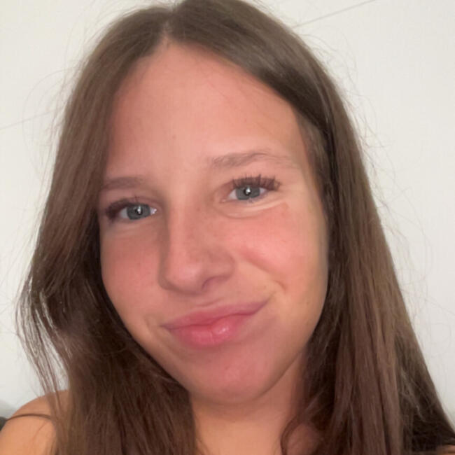 Babysitter in Saint-Sébastien-sur-Loire: Aurore