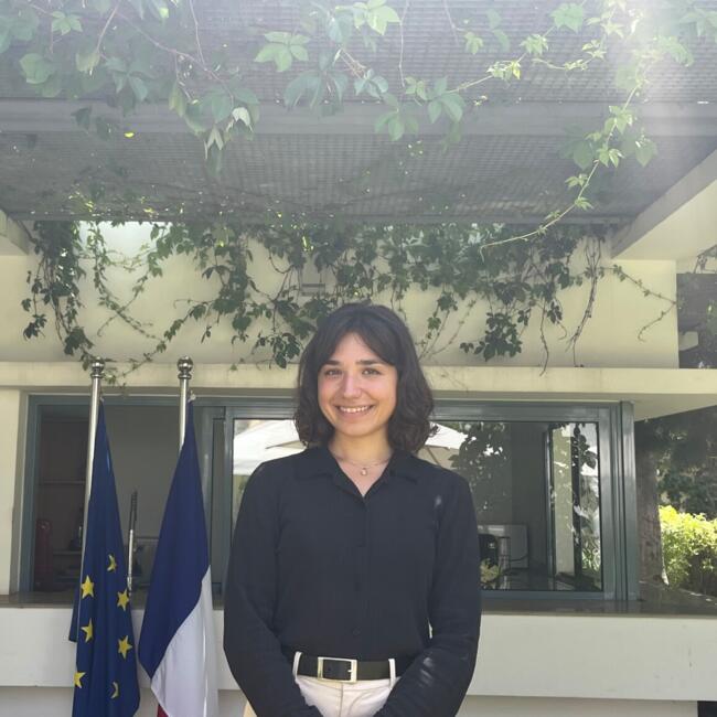 Babysitter in Paris: Mathilde