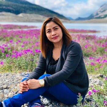 Baby-sitter in Calgary: Elvina