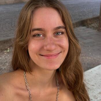 Babysitter in Villars-les-Dombes: Capucine