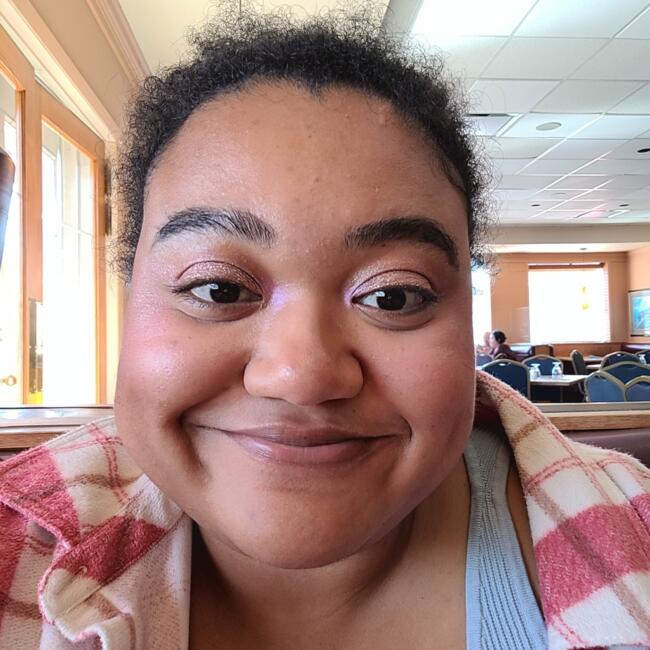 Baby-sitter in White Rock: Simone