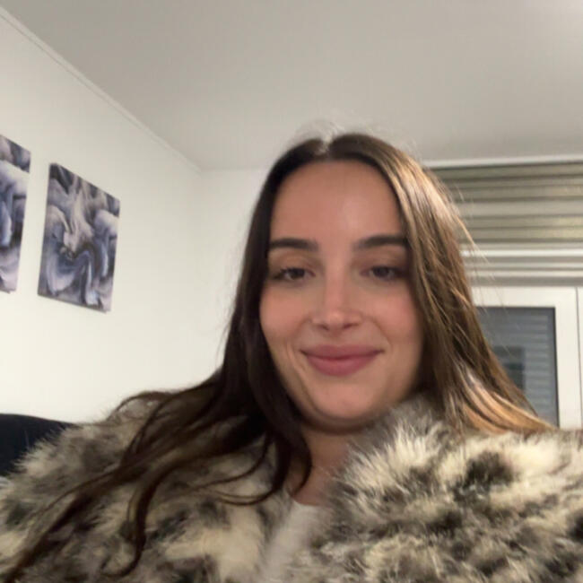Babysitter in Differdange: Azra