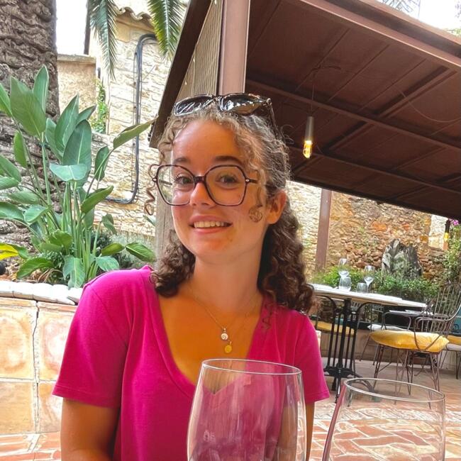 Babysitter in Grenoble: Clémence