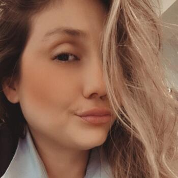 Babysitter Varginha: Camila