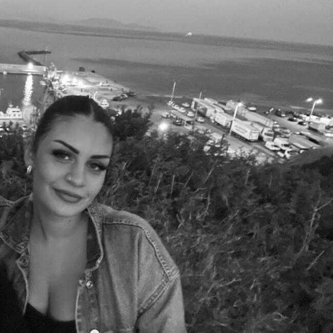 Babysitter στην περιοχή Νέα Μάκρη: Χρύσα