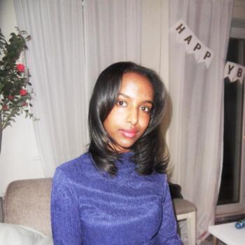 Babysitter Birmingham: Muna