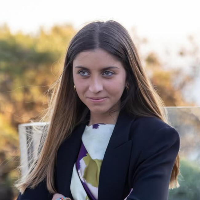 Babysitter em Carnaxide: Madalena