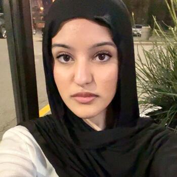 Babysitter Brampton: Zunaira