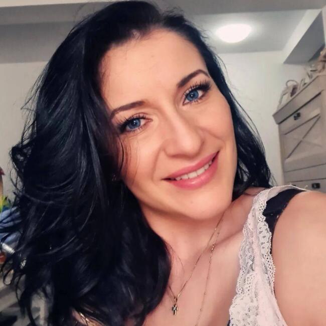 Babysitting job in Şelimbăr: Alina