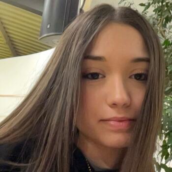 Babysitter in Thaon-les-Vosges: Noely