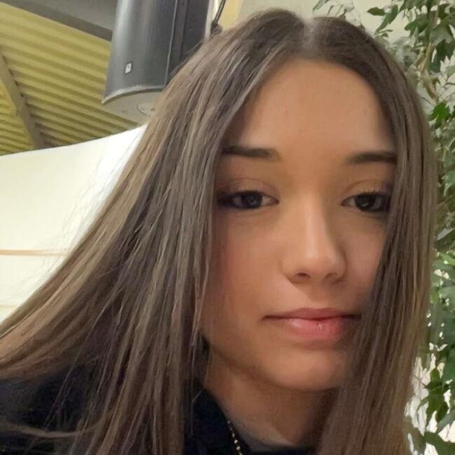 Babysitter in Thaon-les-Vosges: Noely