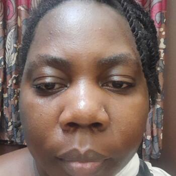 Babysitter Jeddah: Khamia