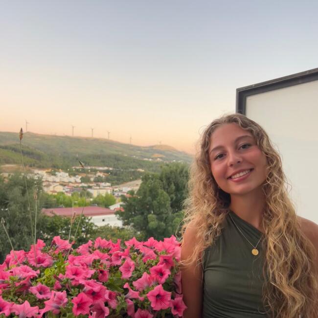 Babysitter in Aveiro: Sara