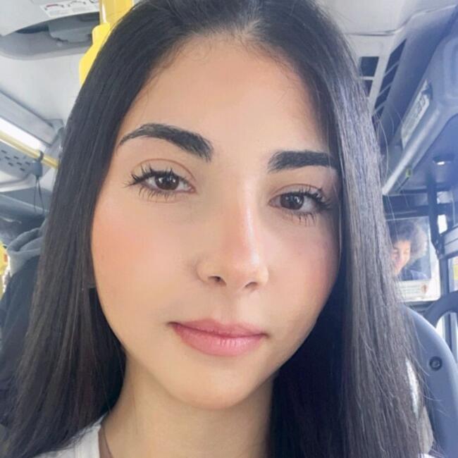 Babysitter in São Paulo: Laura